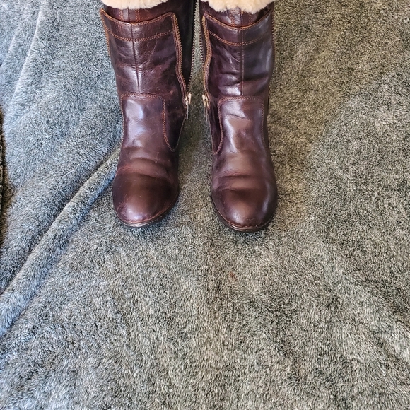 Born size 9 1/2 Sherpa Ankle Boots. - Picture 5 of 5